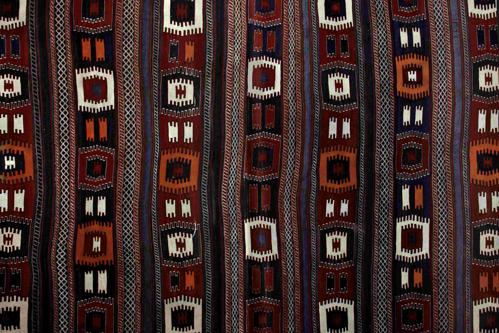 Azerbaijani Carpets-Azerbaycan Xalçaları-Iravan Qroupu -Ingilizce-57s